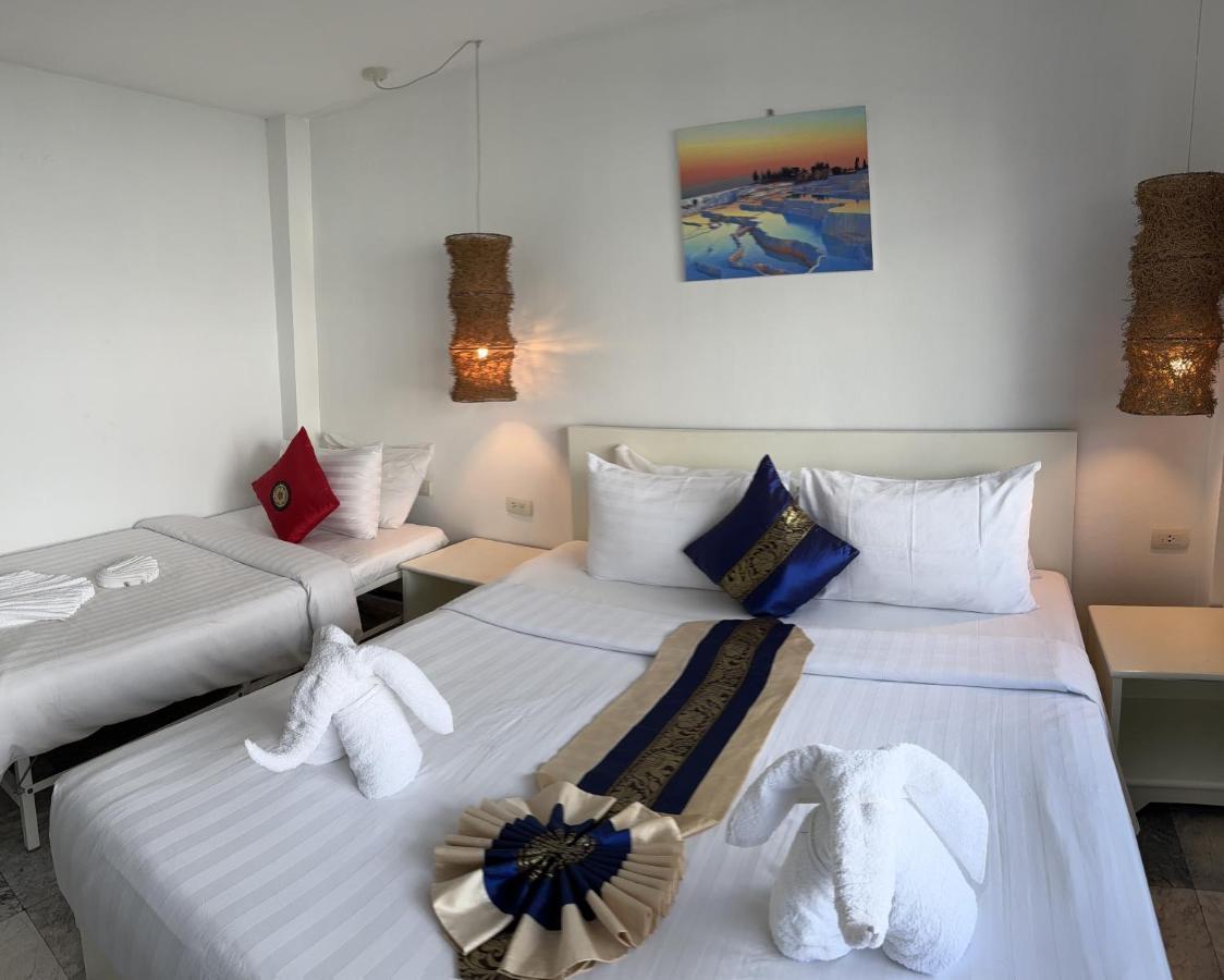 Istanbul Boutique Hotel Patong Exterior photo