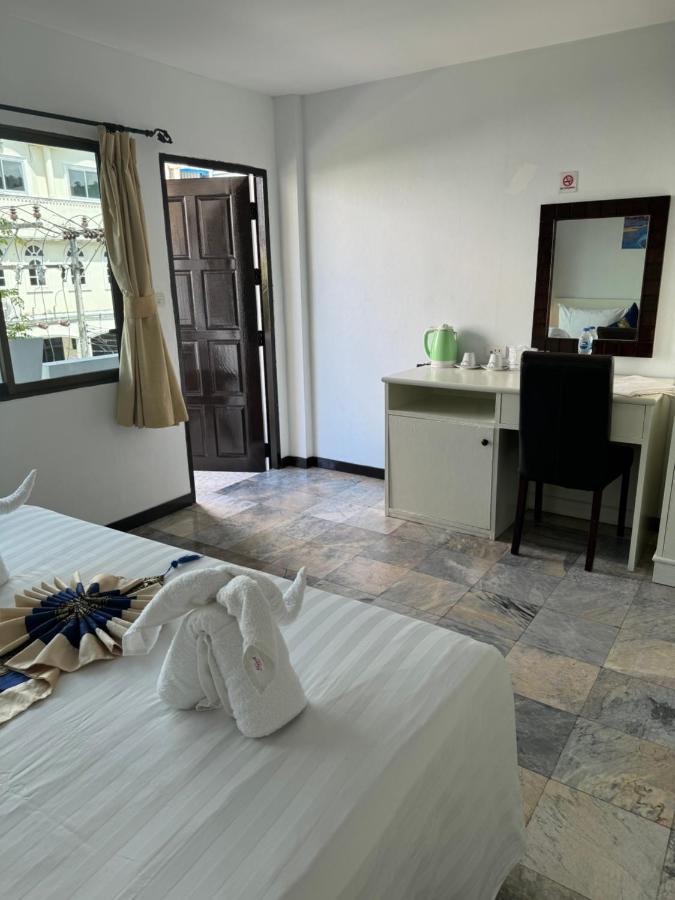Istanbul Boutique Hotel Patong Exterior photo