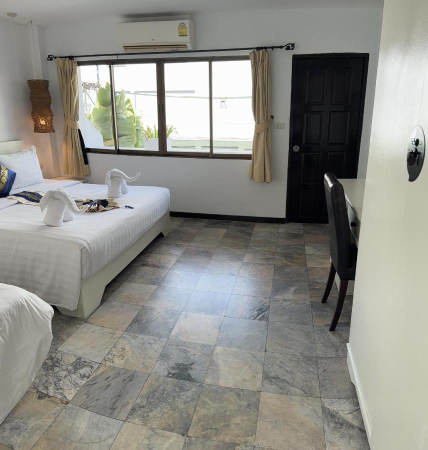 Istanbul Boutique Hotel Patong Exterior photo