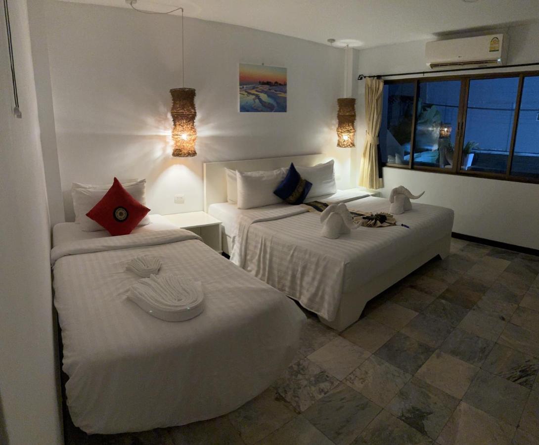 Istanbul Boutique Hotel Patong Exterior photo