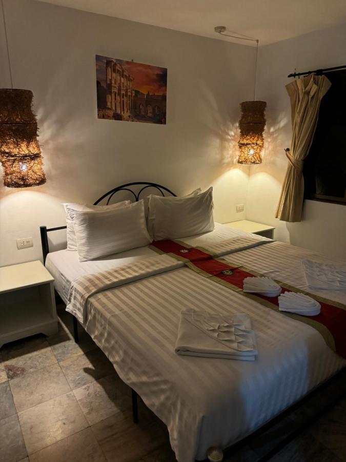 Istanbul Boutique Hotel Patong Exterior photo